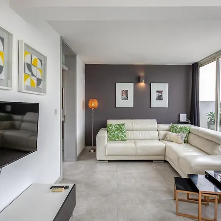 49/3 Seafront Duplex Penthouse In *