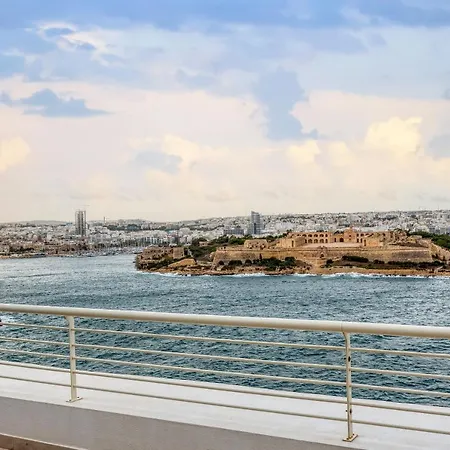 49/3 Seafront Duplex Penthouse In