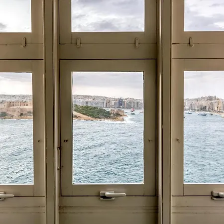 Apartament 49/3 Seafront Duplex Penthouse In Valletta