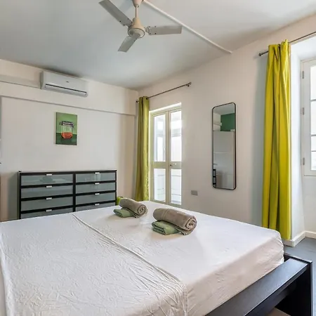 49/3 Seafront Duplex Penthouse In Βαλέτα