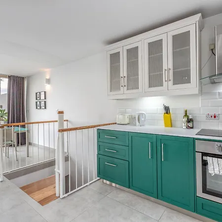 49/3 Seafront Duplex Penthouse In Appartement *