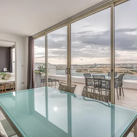 Apartament 49/3 Seafront Duplex Penthouse In