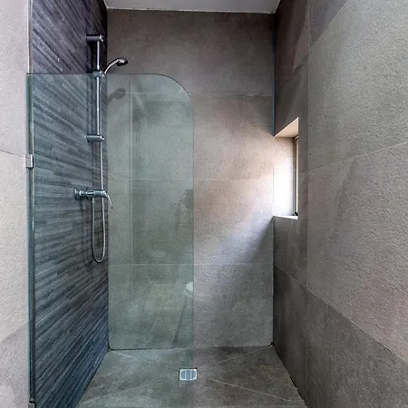 49/3 Seafront Duplex Penthouse In ואלטה