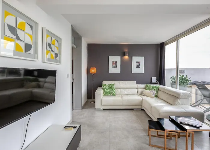 49/3 Seafront Duplex Penthouse In *