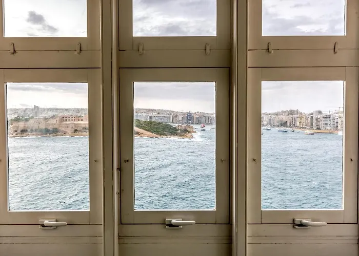 Daire 49/3 Seafront Duplex Penthouse In Valletta