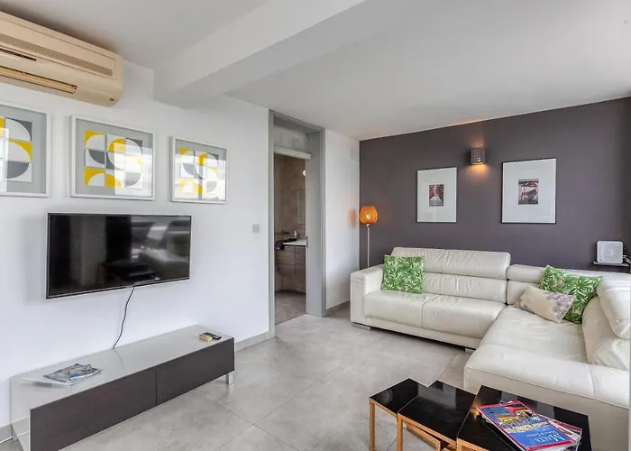 49/3 Seafront Duplex Penthouse In