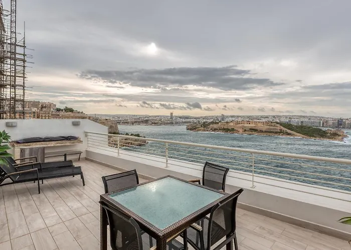 Daire 49/3 Seafront Duplex Penthouse In Valletta