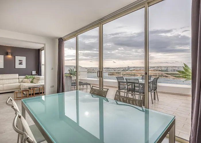 Daire 49/3 Seafront Duplex Penthouse In